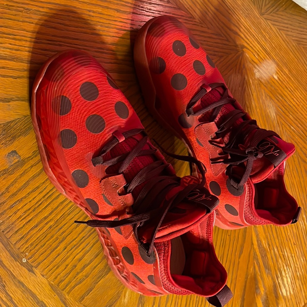Adidas Hardin Vol 5 Futurenatural. Red. Size 13.5 M
